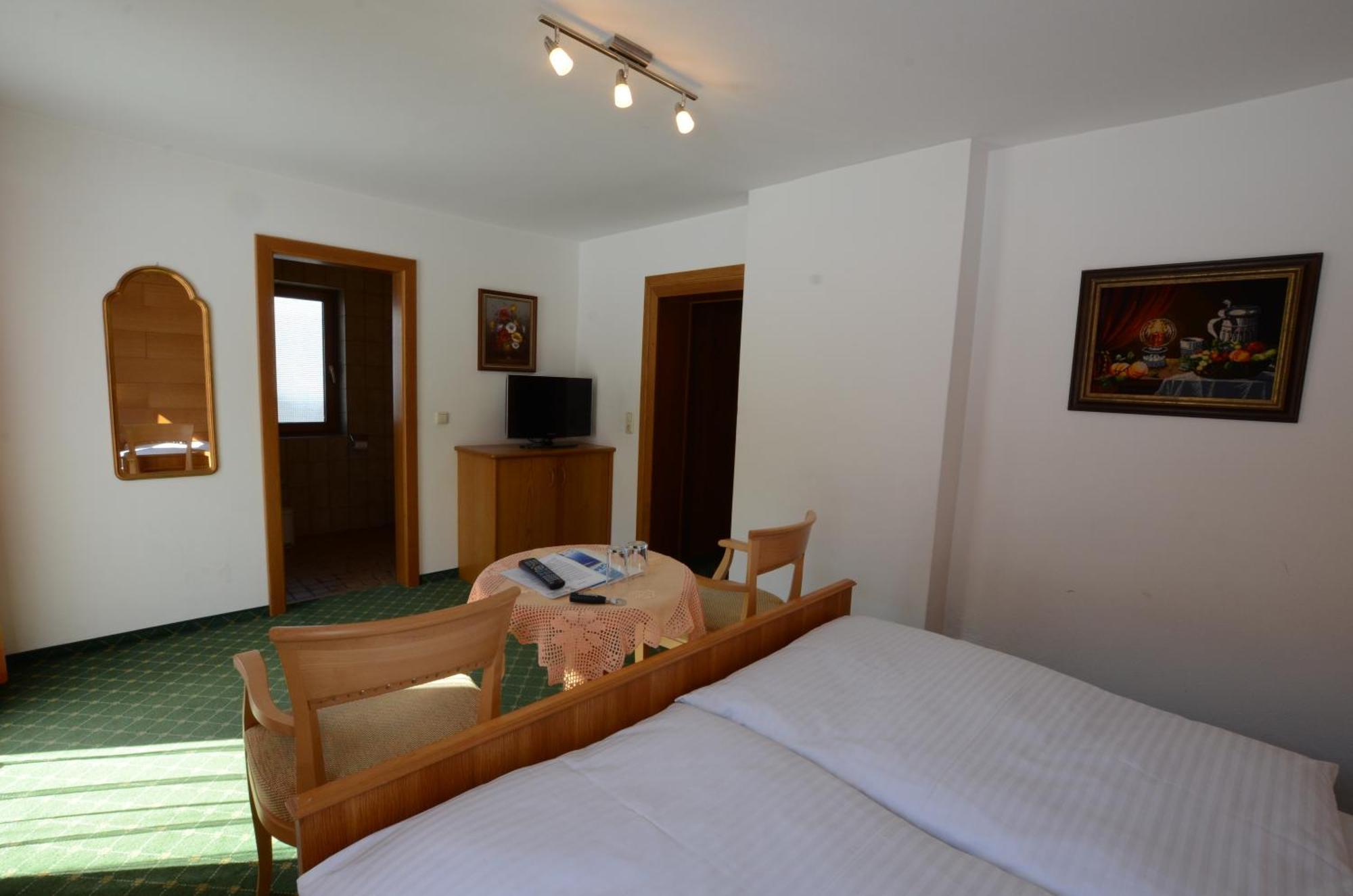 Haus Monika Und Haus Claudia Hotel Mayrhofen Luaran gambar