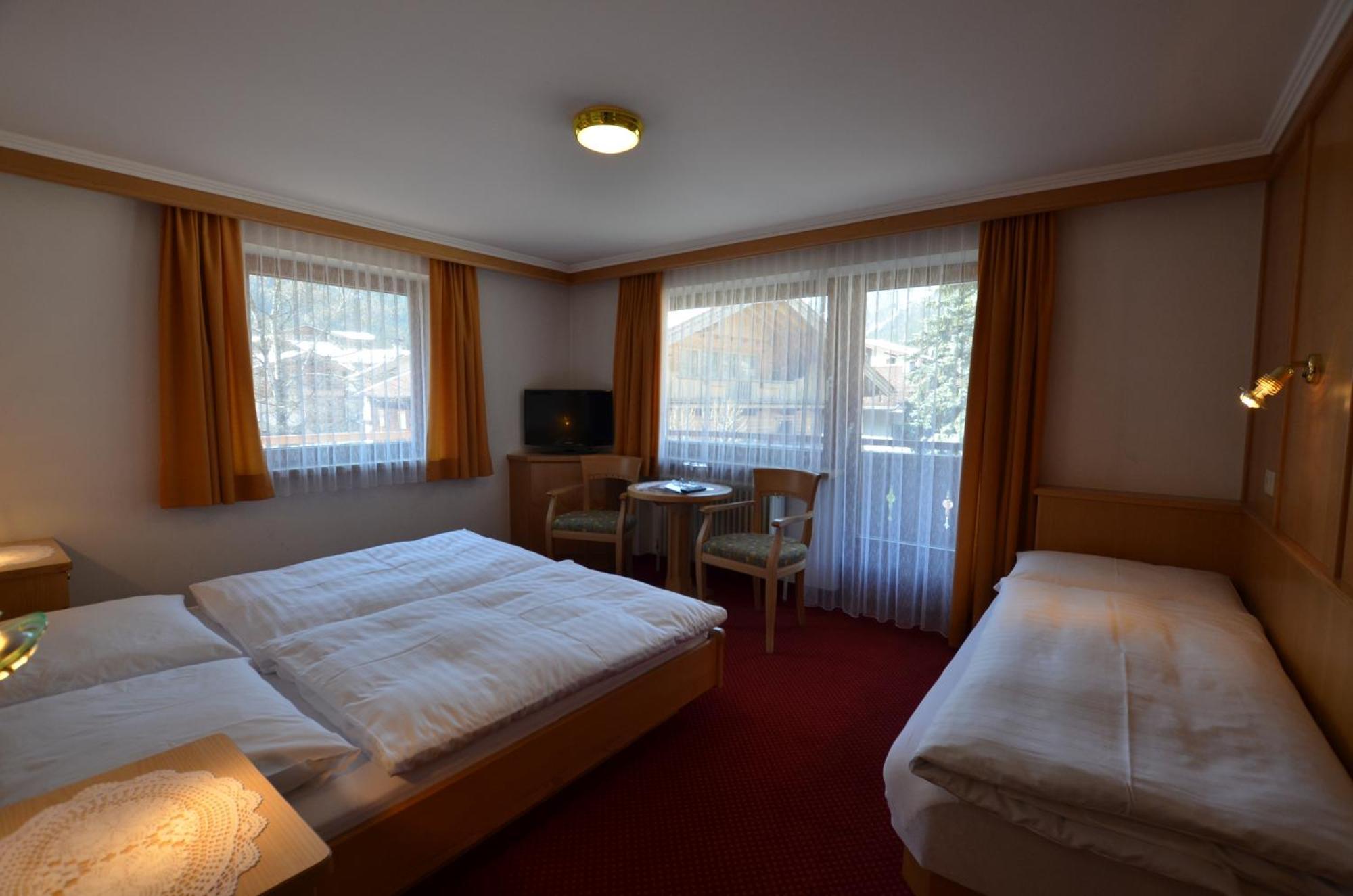 Haus Monika Und Haus Claudia Hotel Mayrhofen Luaran gambar