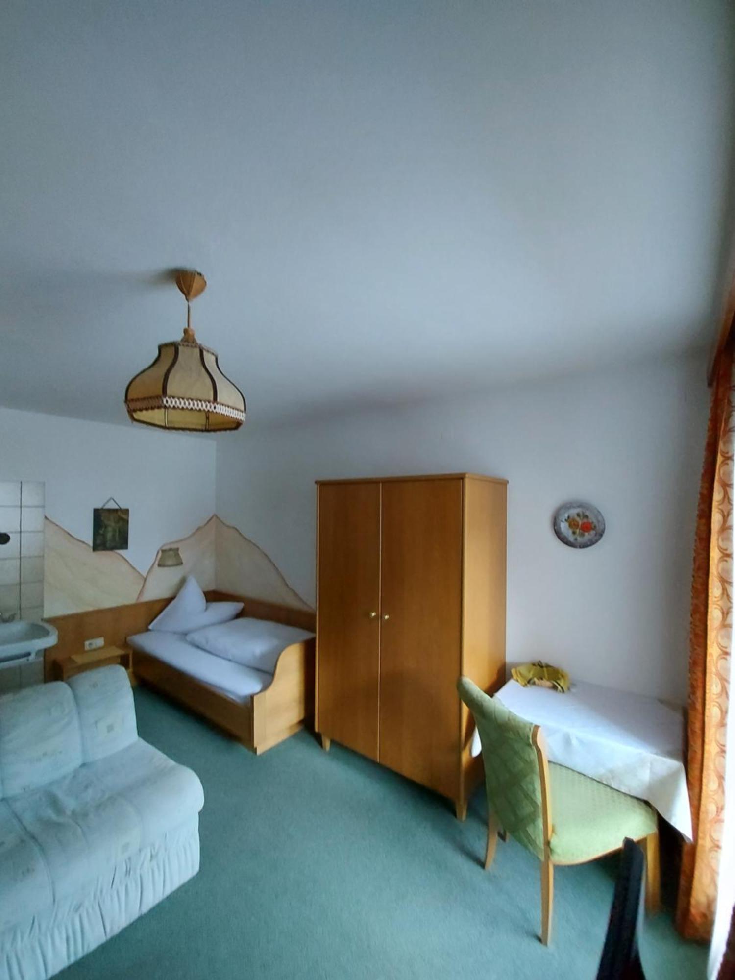 Haus Monika Und Haus Claudia Hotel Mayrhofen Luaran gambar