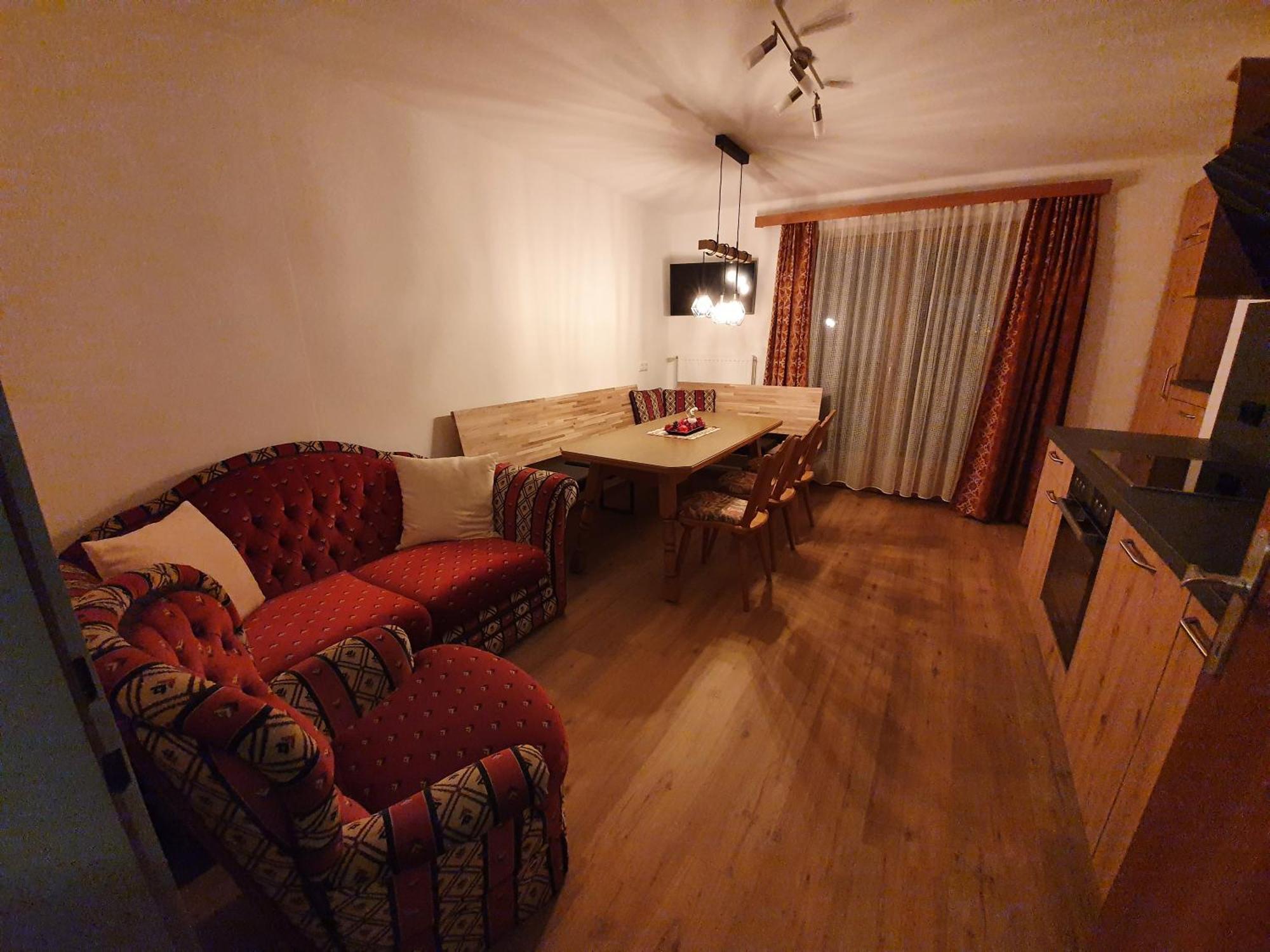 Haus Monika Und Haus Claudia Hotel Mayrhofen Luaran gambar